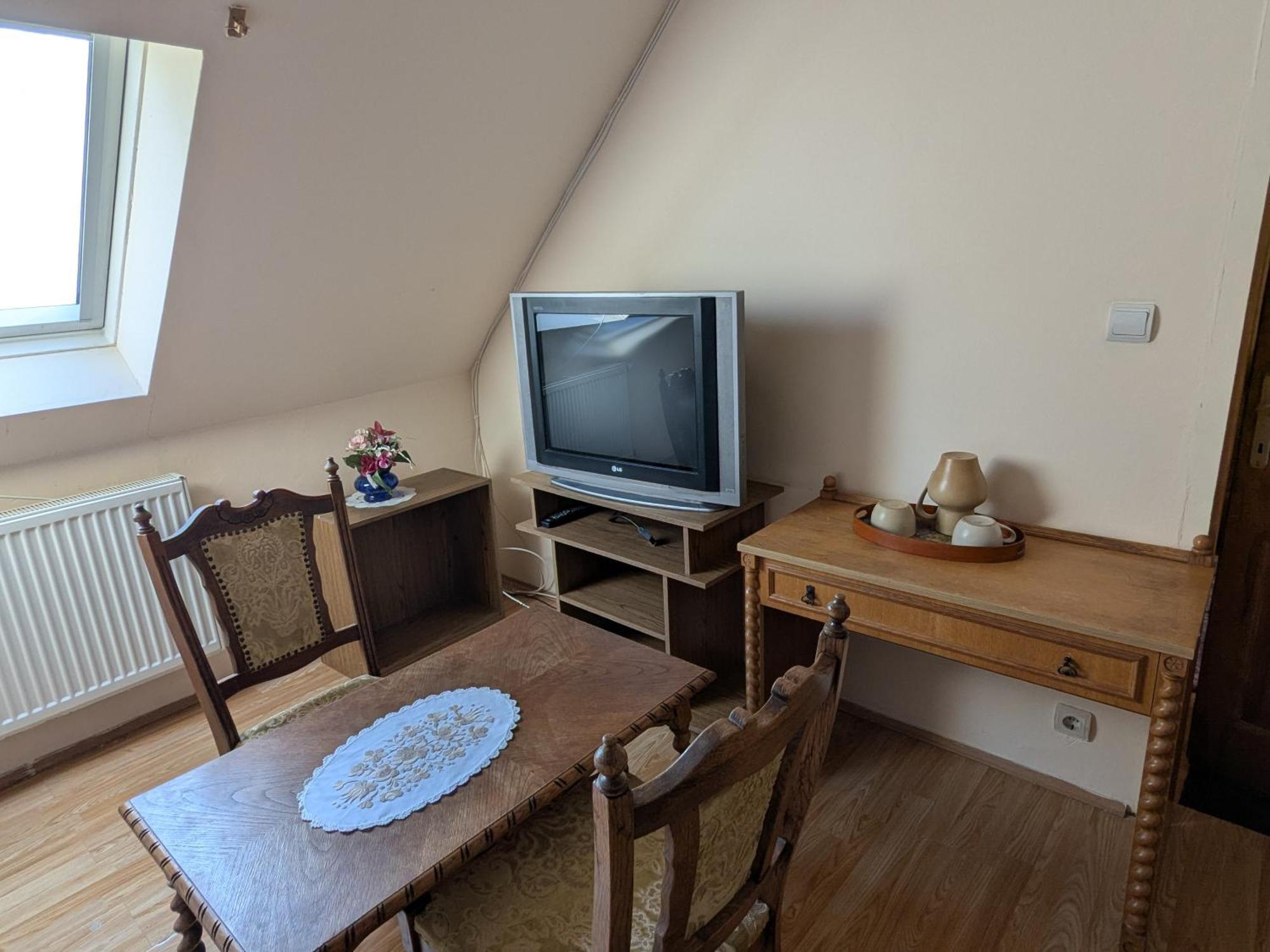 Valeria Vendeghaz Apartamento Budakalász Quarto foto